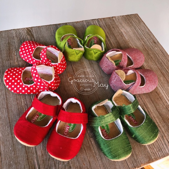 Christmas Gold Silk Baby Girl Shoes Size 1 2 3 4 5 - Picture 3 of 3